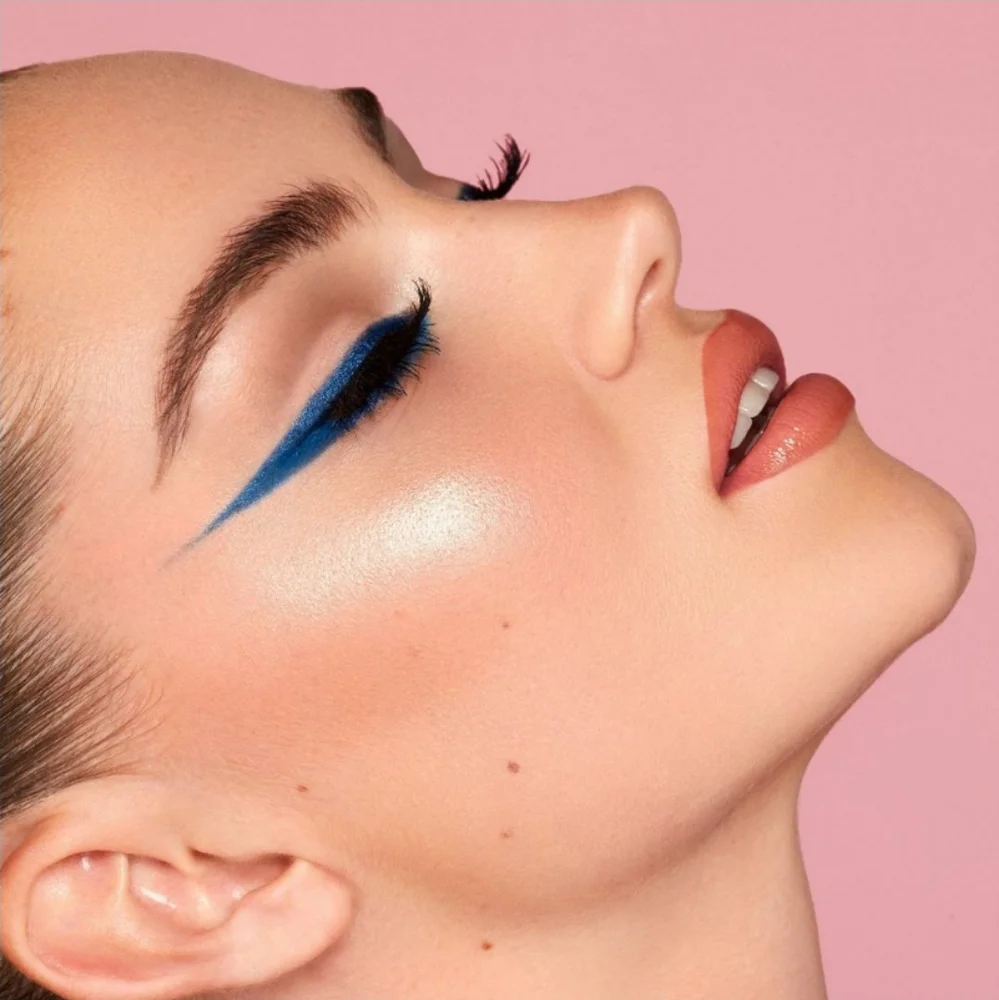 KYLE COSMETICS KYLIGHTER ILLUMINATING POWDER. - Picture 3 of 10